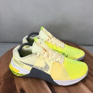 Nike Metcon 8 Womens Training Shoes Citron Tint Volt DO9327-801 Size 10 Gym